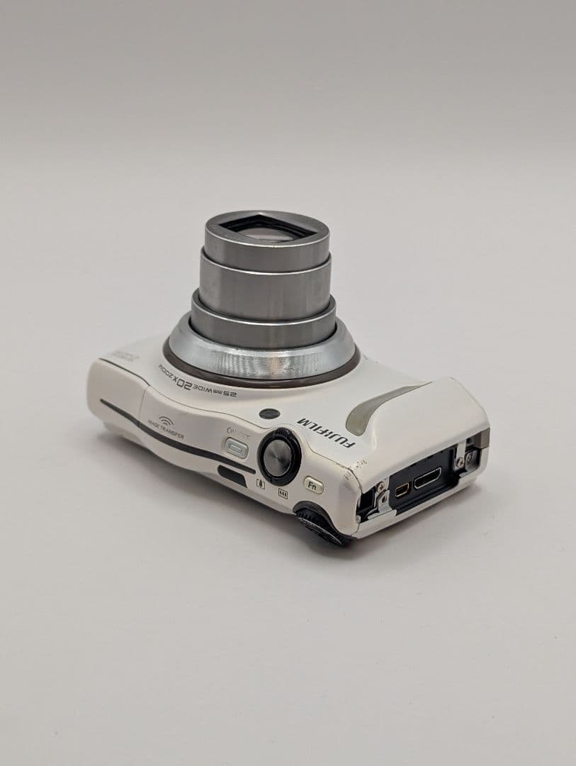 FUJIFILM FinePix F800 EXR ホワイト