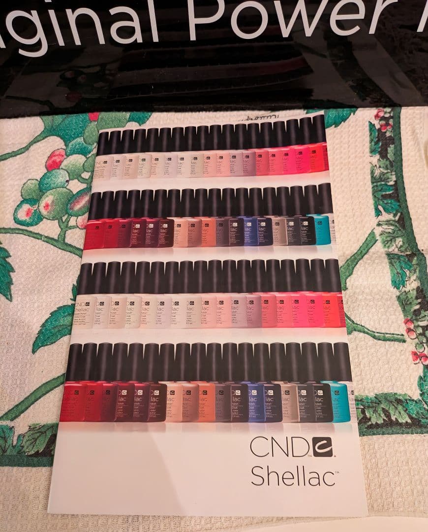 CND♥️Shellacジェルネイル４４本セット♥️専用ラック♥️クリアチャート