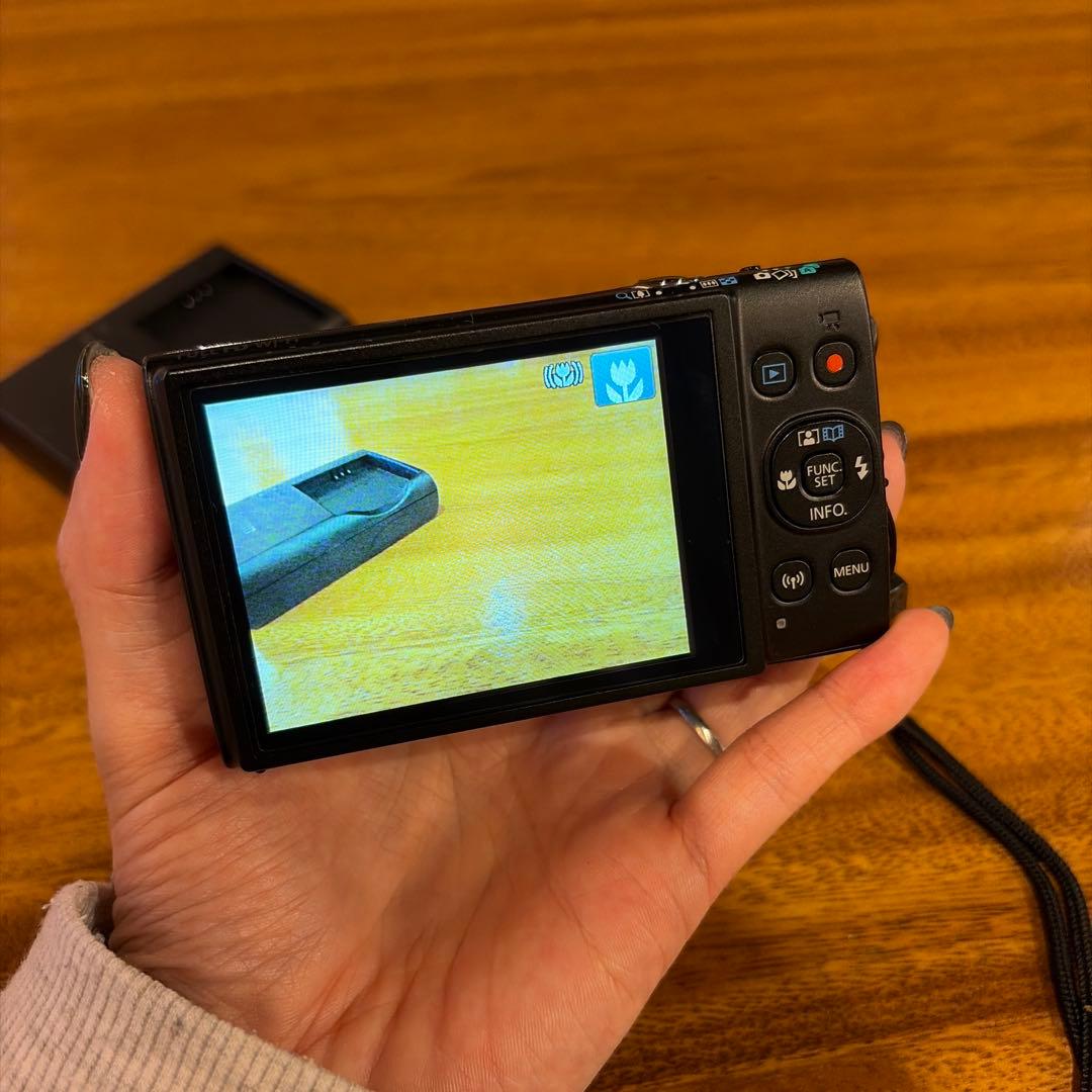 Canon IXY 650 ブラック　コンデジ