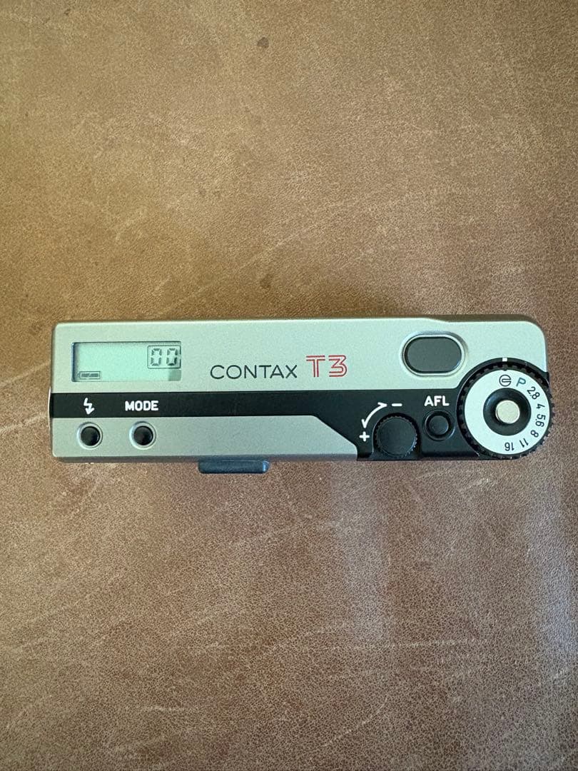 CONTAX T3 コンタックス　コンパクトフィルムカメラ　チタンシルバー