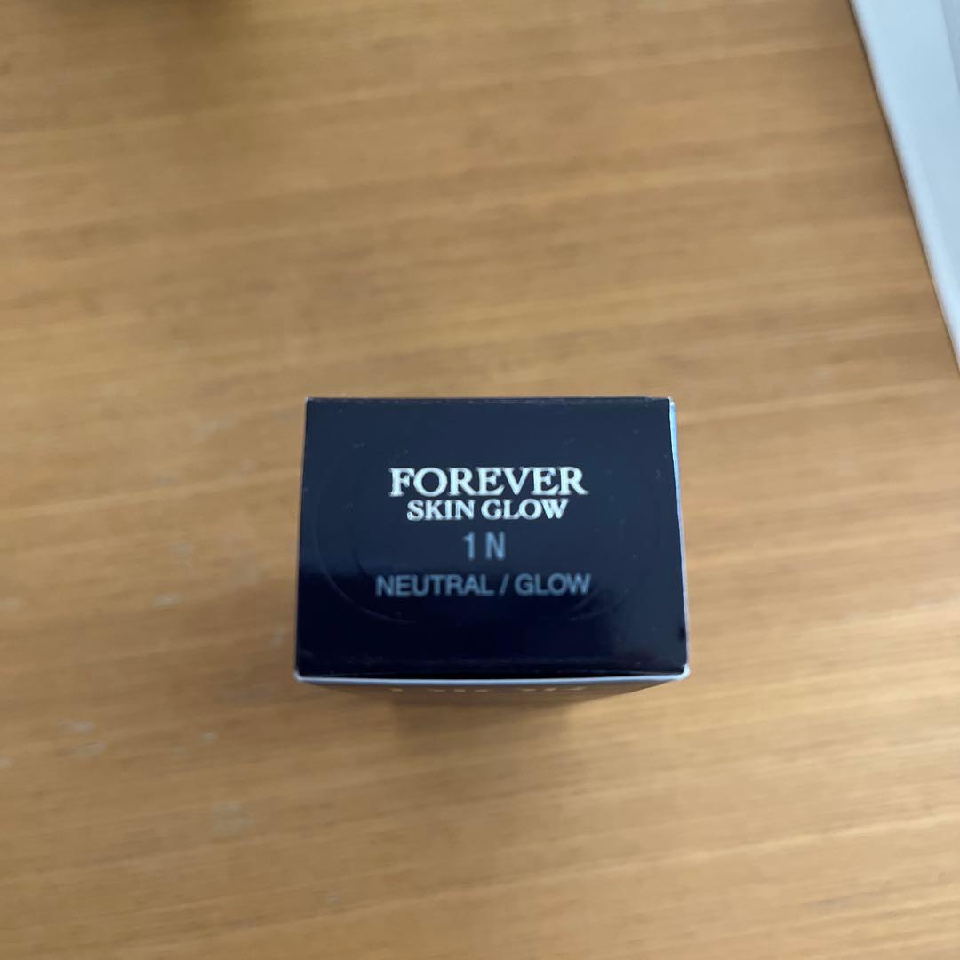ファンデーション DIOR FOREVER SKIN GLOW 1N 30ml
