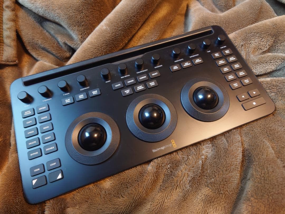 DaVinci Resolve Micro Color Panel 英語表記