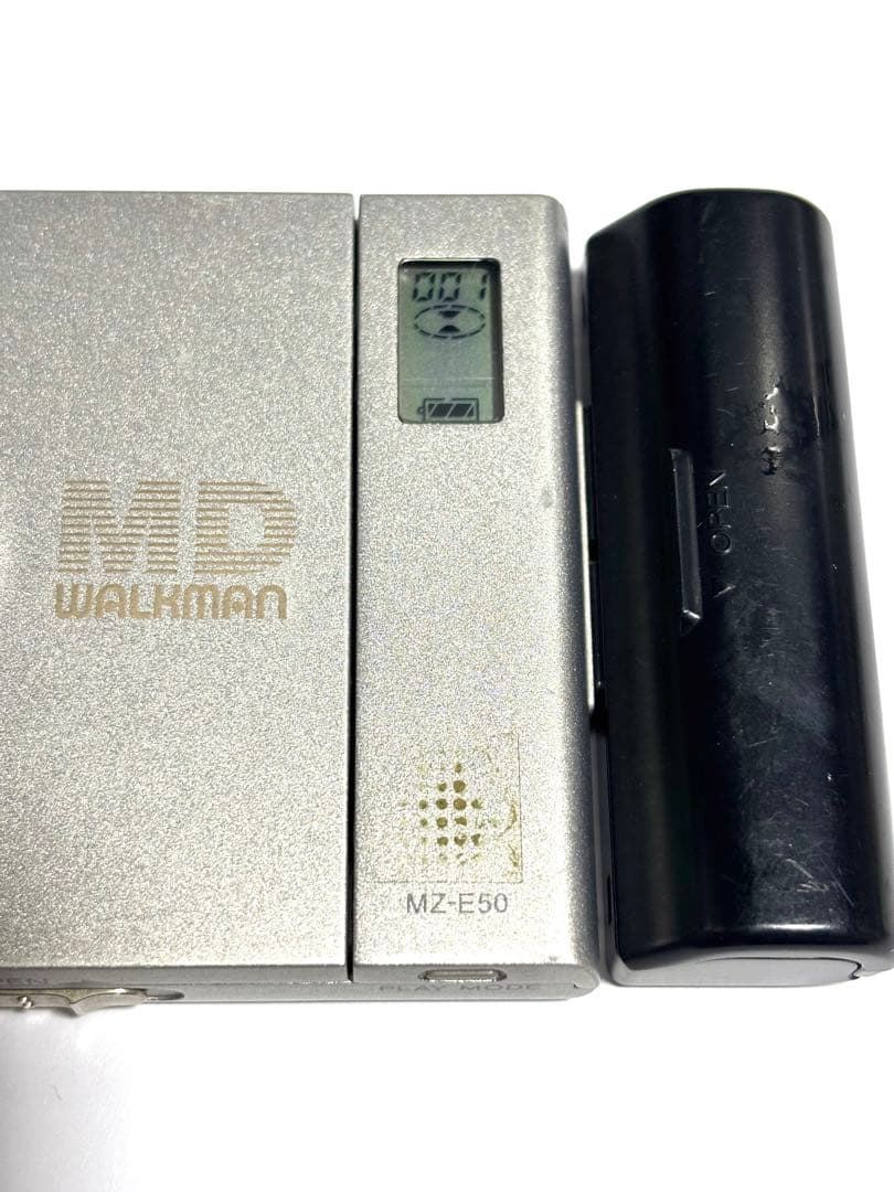 SONY MDウォークマン MZ-E50 動作品 乾電池ケース付き