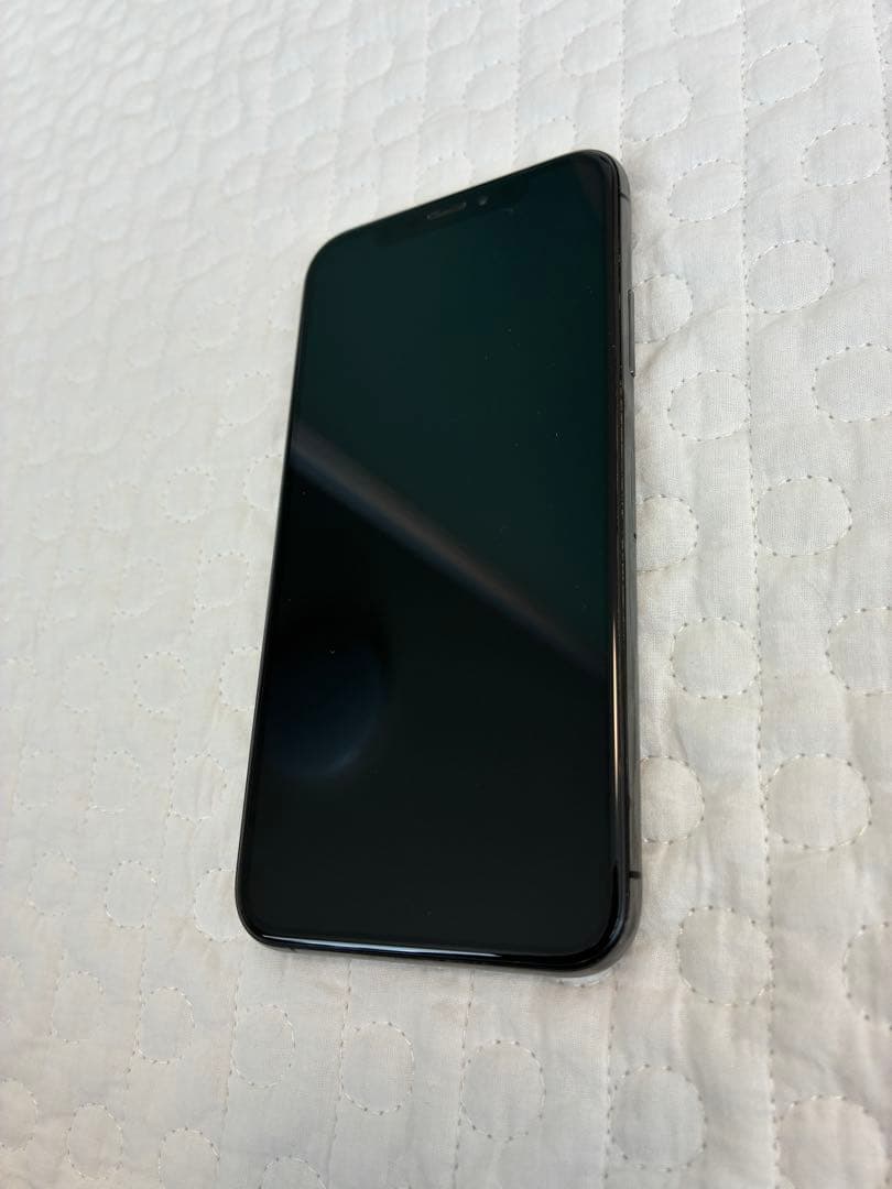 iPhone Xs 画面に線あり バッテリー80%