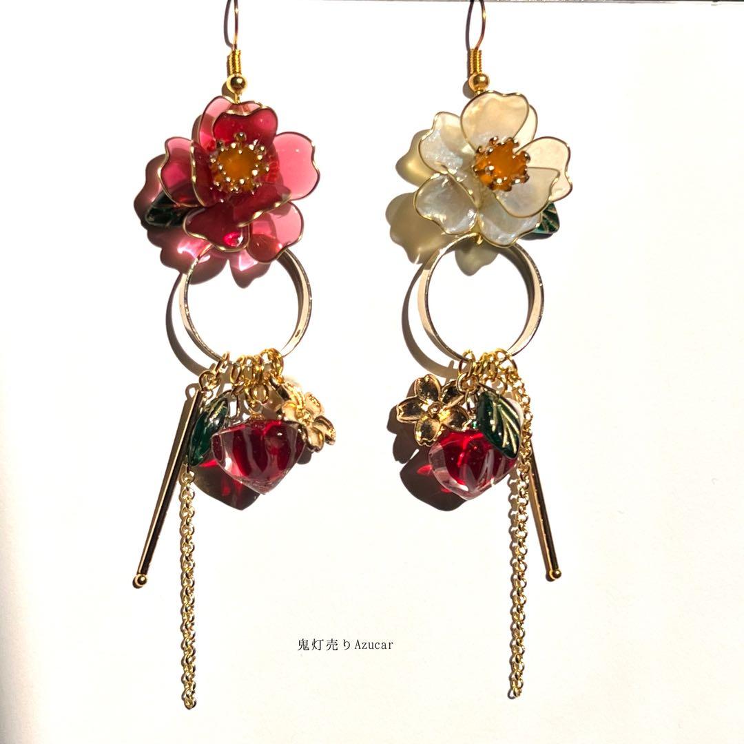 椿と桜と鬼灯の苺のような和風ピアス イヤリング(スワロフスキー)