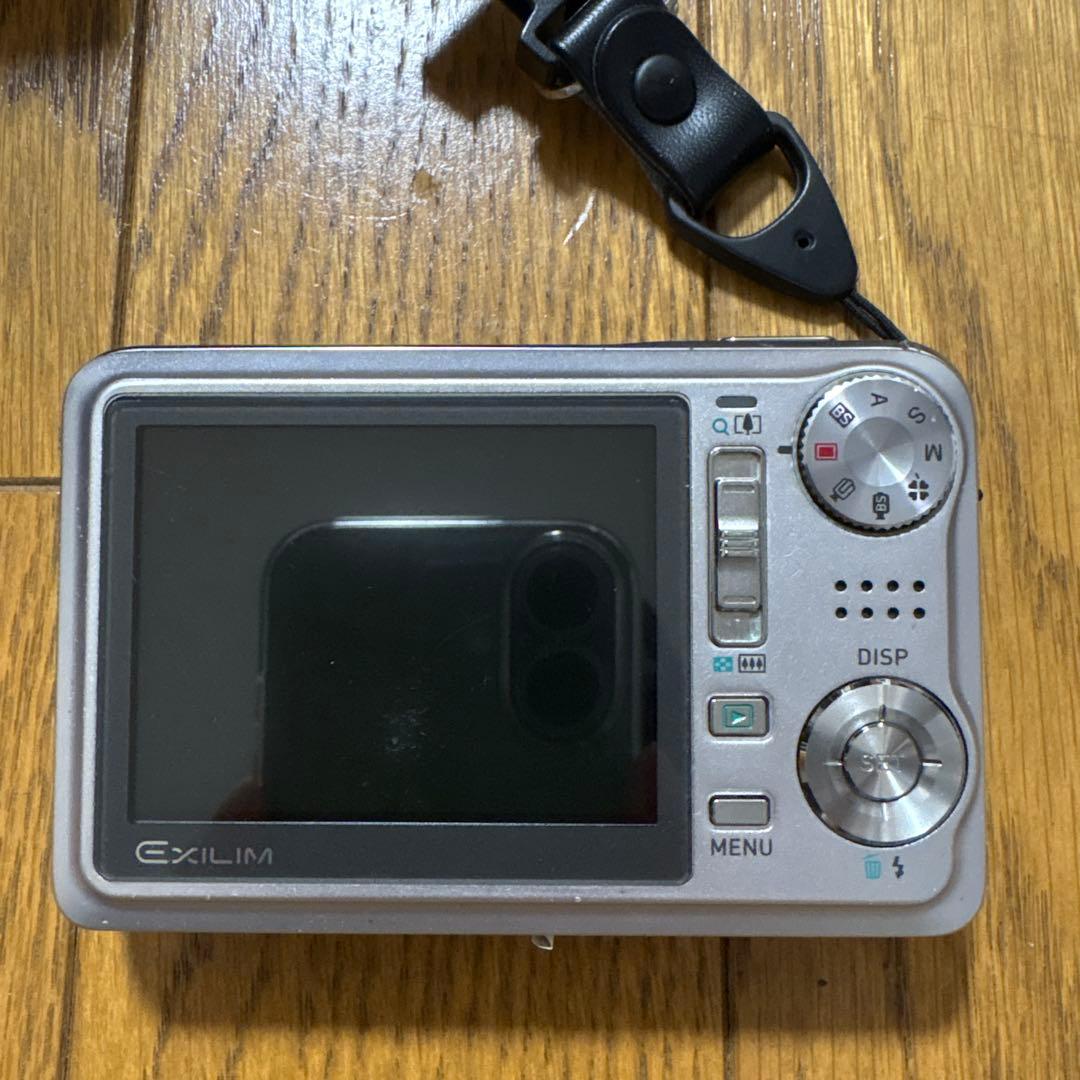 CASIO EXILIM EX-V7 コンパクトデジタルカメラ　動作確認済み