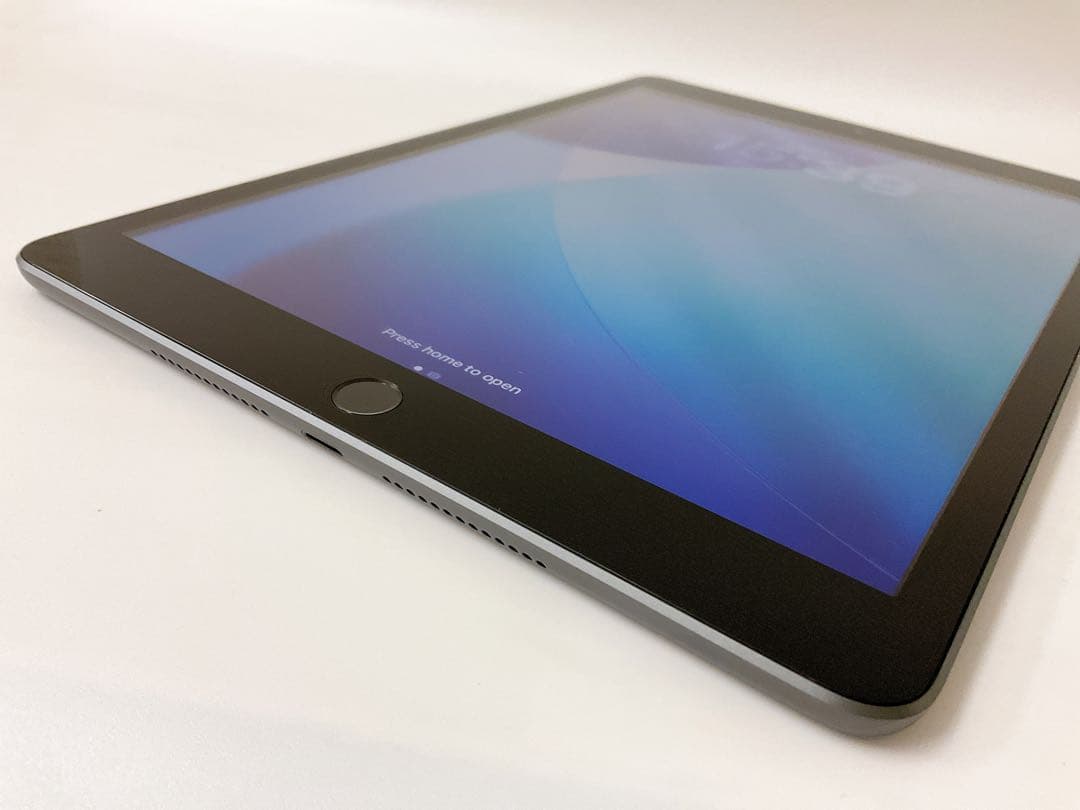 【美品・BT100％】iPad 第8世代 32GB Cellularモデル