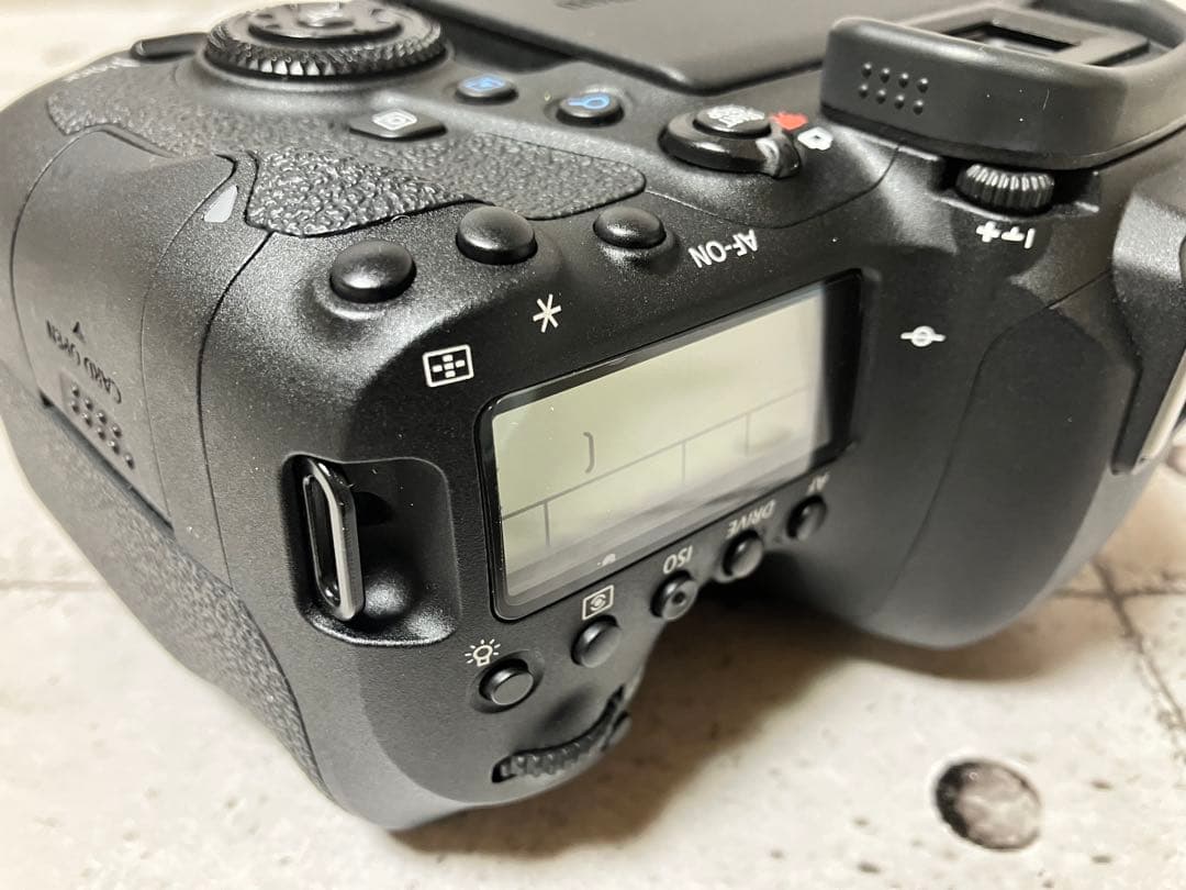 Canon EOS 6D Mark II ボディ　キズなし美品
