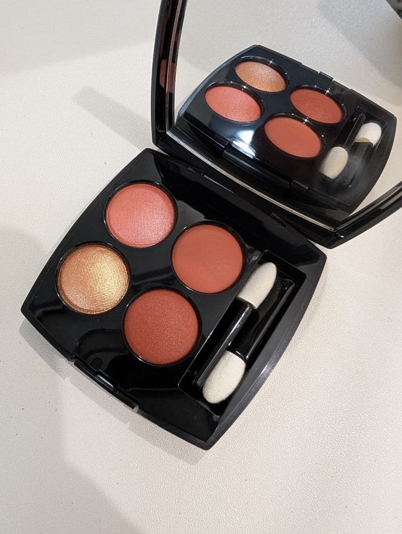 CHANEL レキャトルオンブル 368ゴールデンメドウ　限定色
