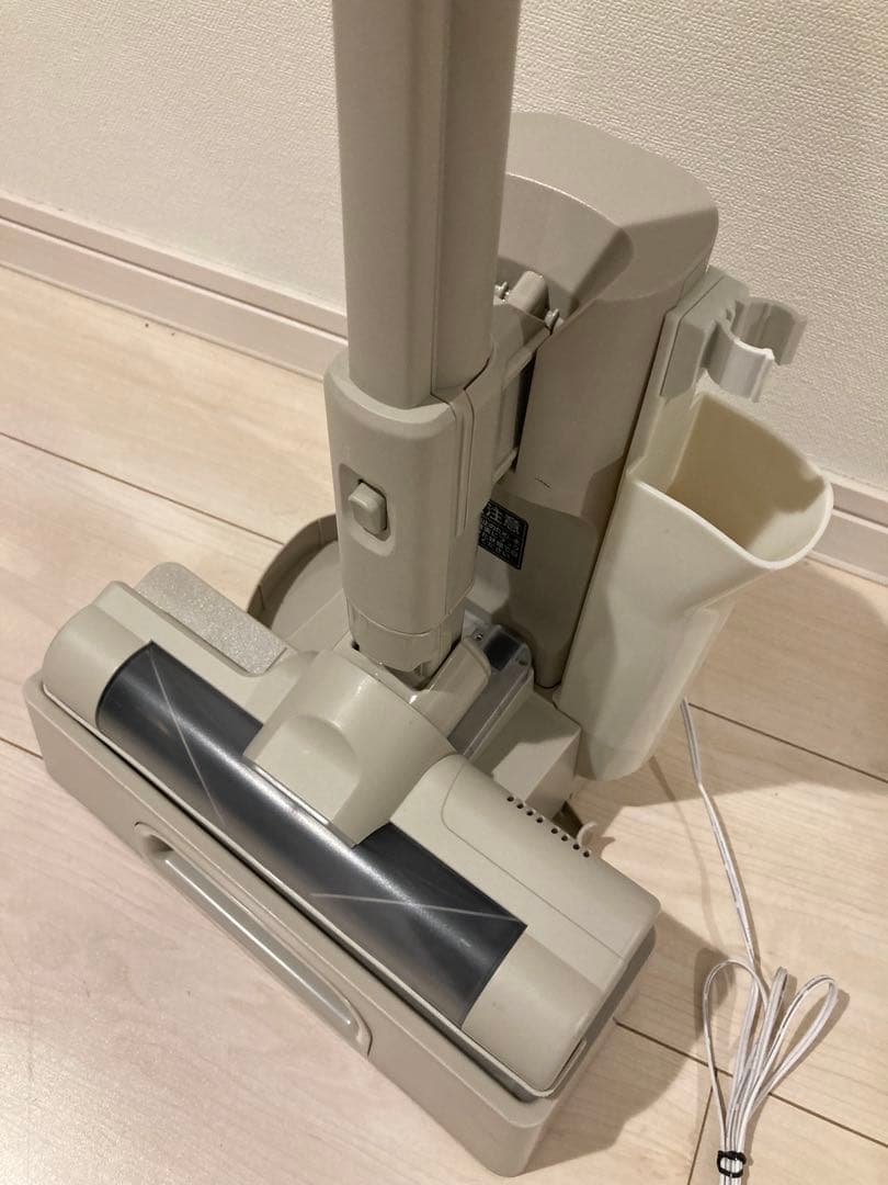 【極美品】アイリスオーヤマ 充電式サイクロンスティッククリーナー