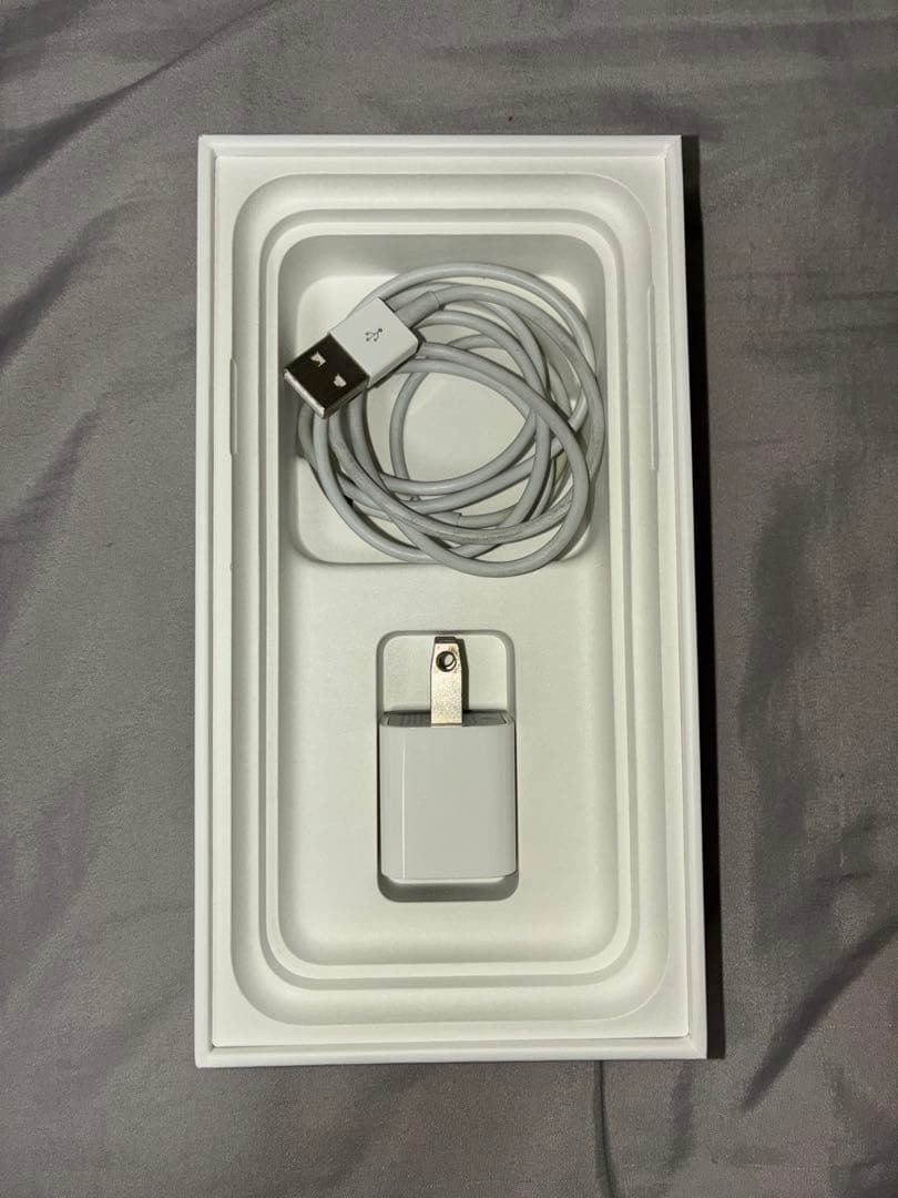Apple iPhone 11 イエロー 本体 充電器 イヤホン ケーブル