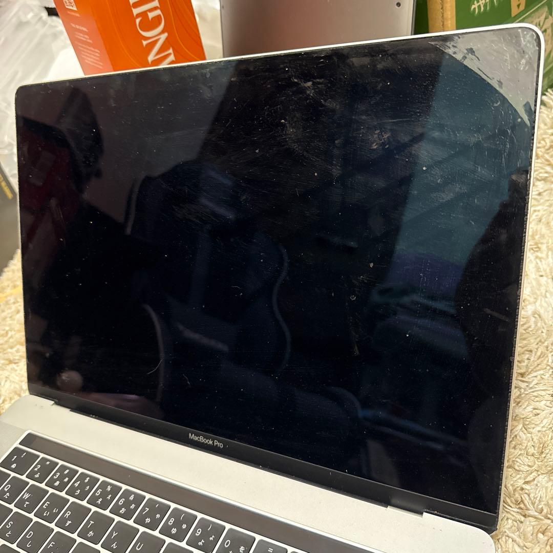 MacBook Pro 2019 16GB 512GB シルバーＡ１９９０中古品