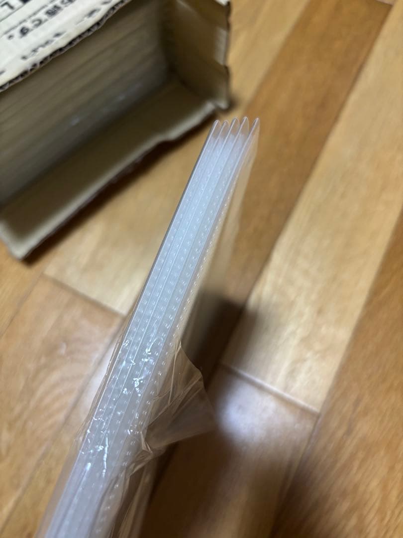 LIHITLAB 6ポケットホルダー F-3412-1 乳白　50枚(1箱)
