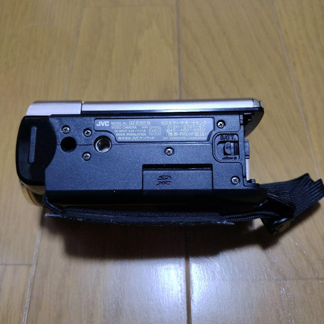 大人気Everio JVC GZ-E107 フルHD ビデオカメラ　元箱付き②