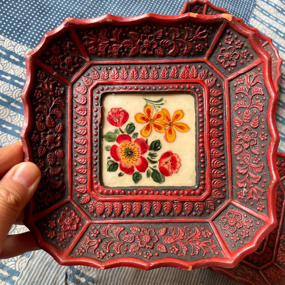 中国美術　堆朱　四角皿 菓子器　牡丹巻物文 彫漆 飾皿 漆器　唐物