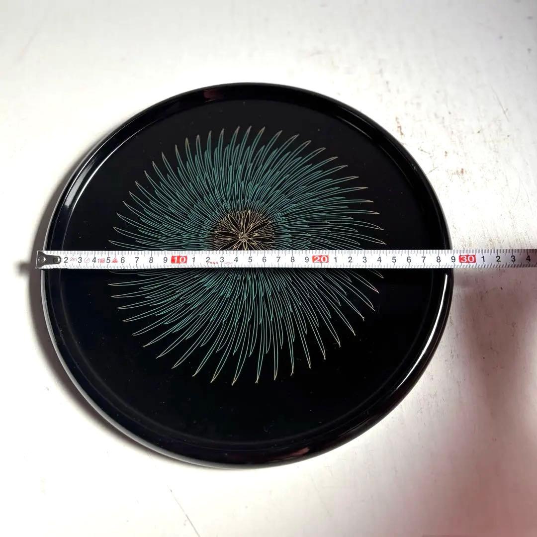 946 伝統工芸 山中漆器 青毛彫丸盆 沈金 手彫り 漆器 菊花 民芸