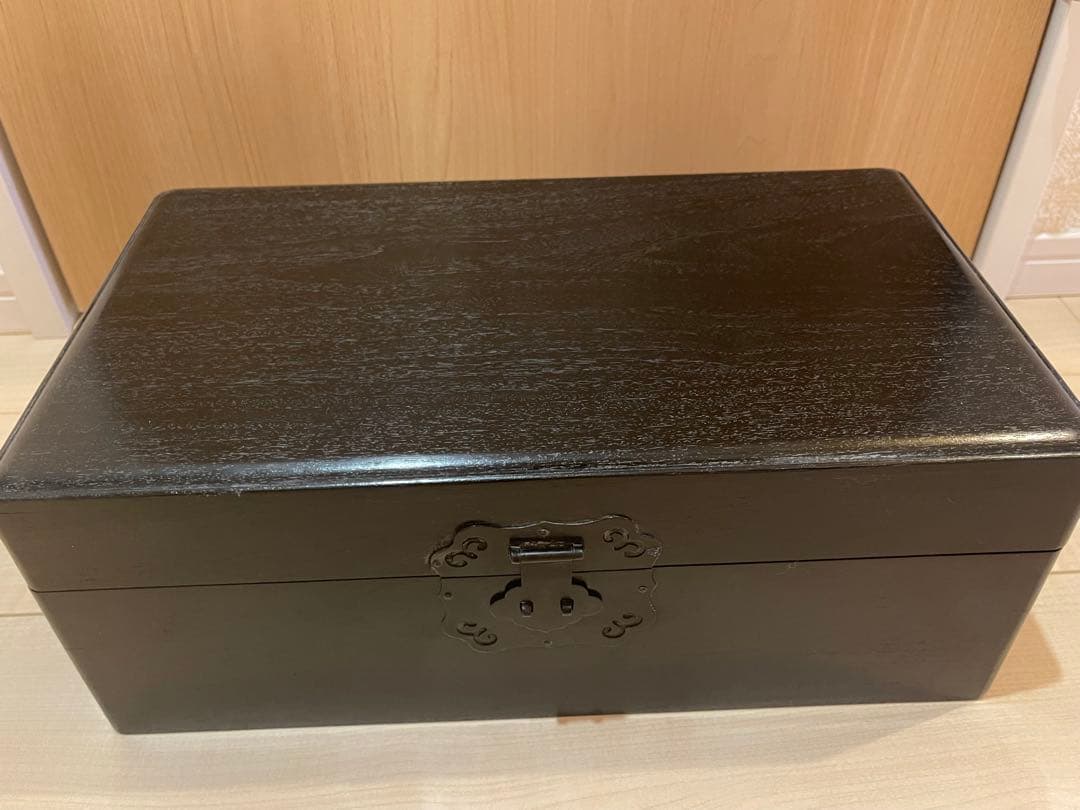 鑲箱擺件 高級感のある黒い木製の置物箱