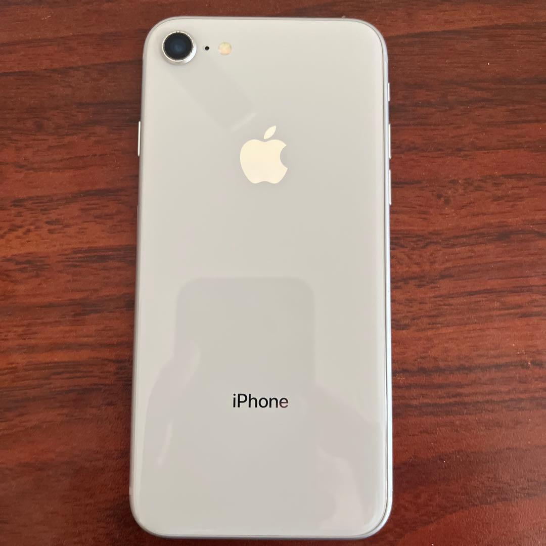 Apple iPhone 8 シルバー 本体 アップル iPhone8