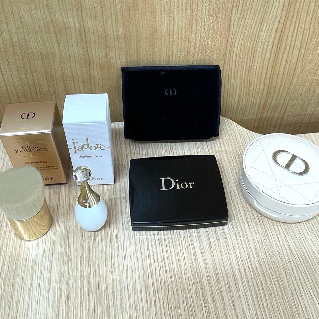 ☆Diorアイシャドウ　パウダー　香水　洗顔ブラシ　おまとめ　未使用あり！