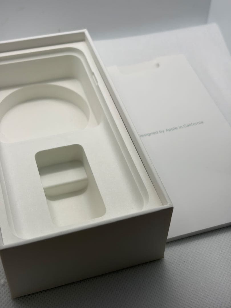 美品 Apple iPhone 7 32GB ジェットブラック A1779