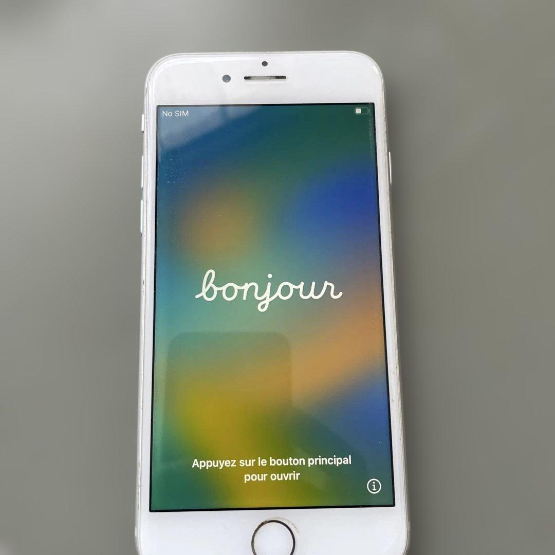 Apple iPhone 8 シルバー64GB
