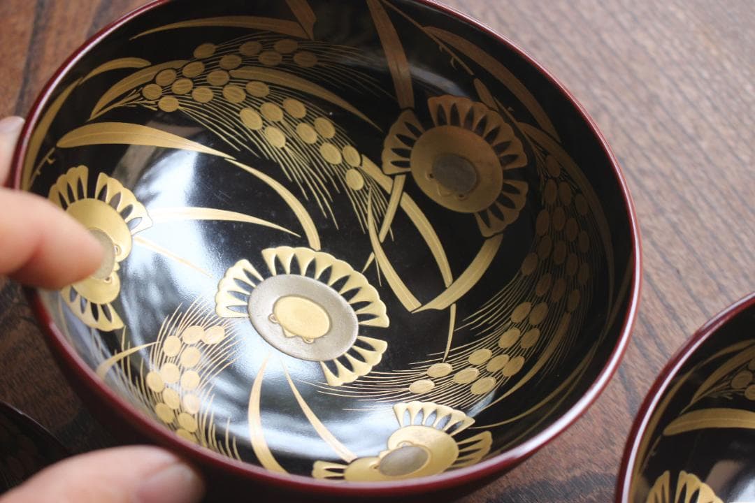保管小傷のみ！深みある糸目紅溜塗に極上稲穂福来雀蒔絵のお椀2点（検輪島塗雑煮椀