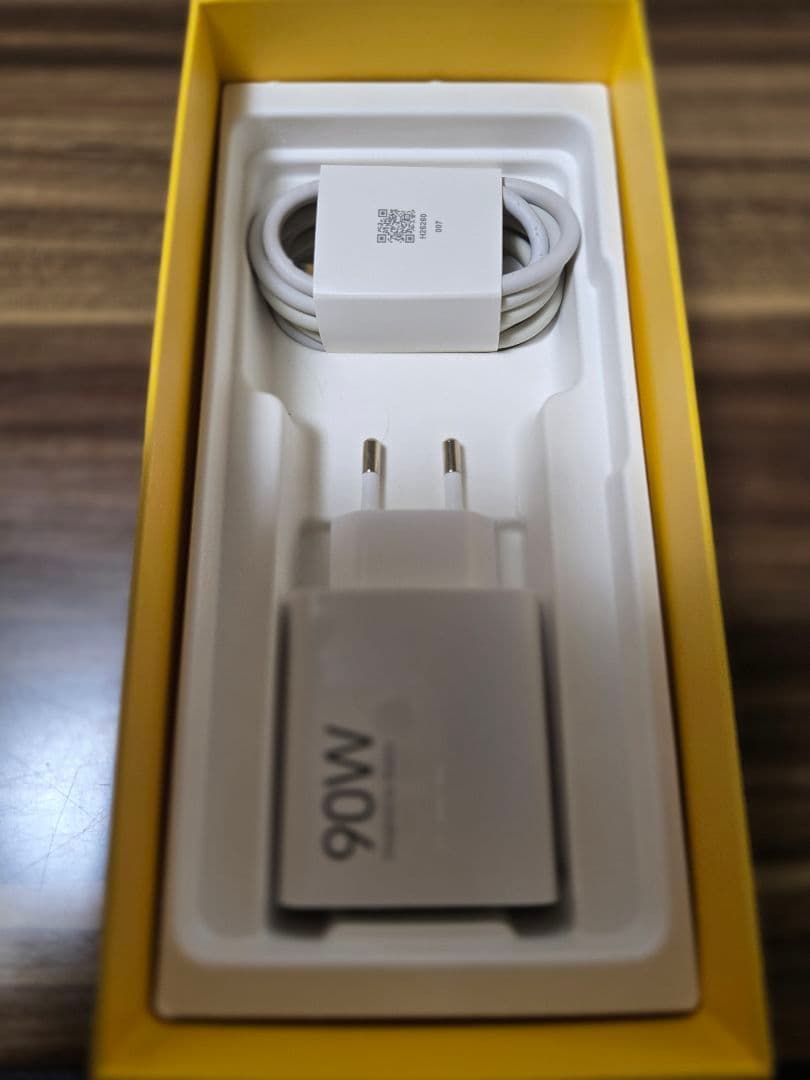 Xiaomi POCO F6 12＋512GB チタニウムカラー