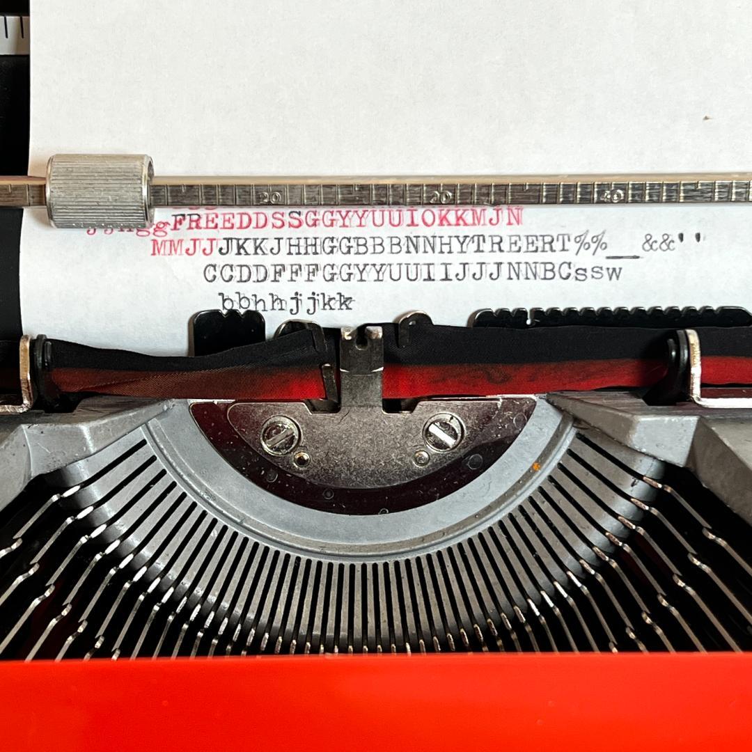 タイプライター　Olivetti　バレンタイン　ヴィンテージ、動作良好