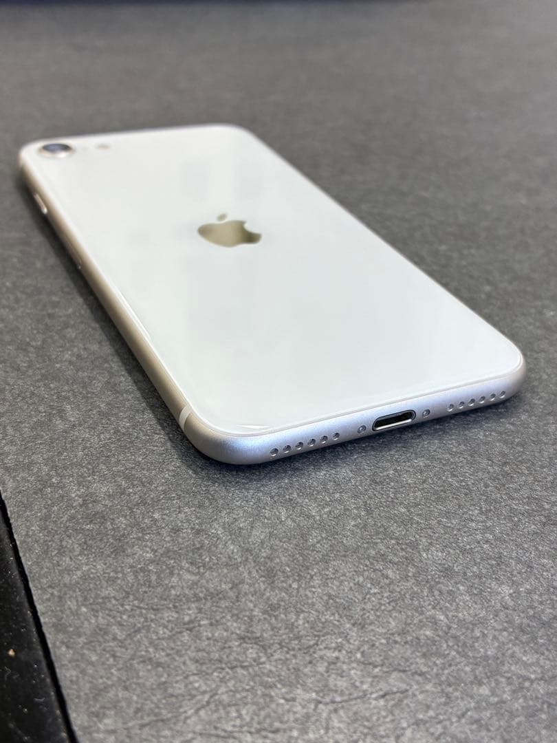 美品 iPhone SE3ホワイト本体＋箱