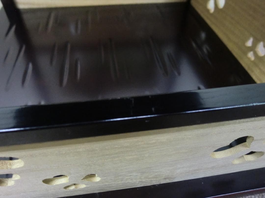 【中古品】輪島塗 久世宗春 四方棚 鉋目溜塗 猪目透 宗徧流 宗偏流