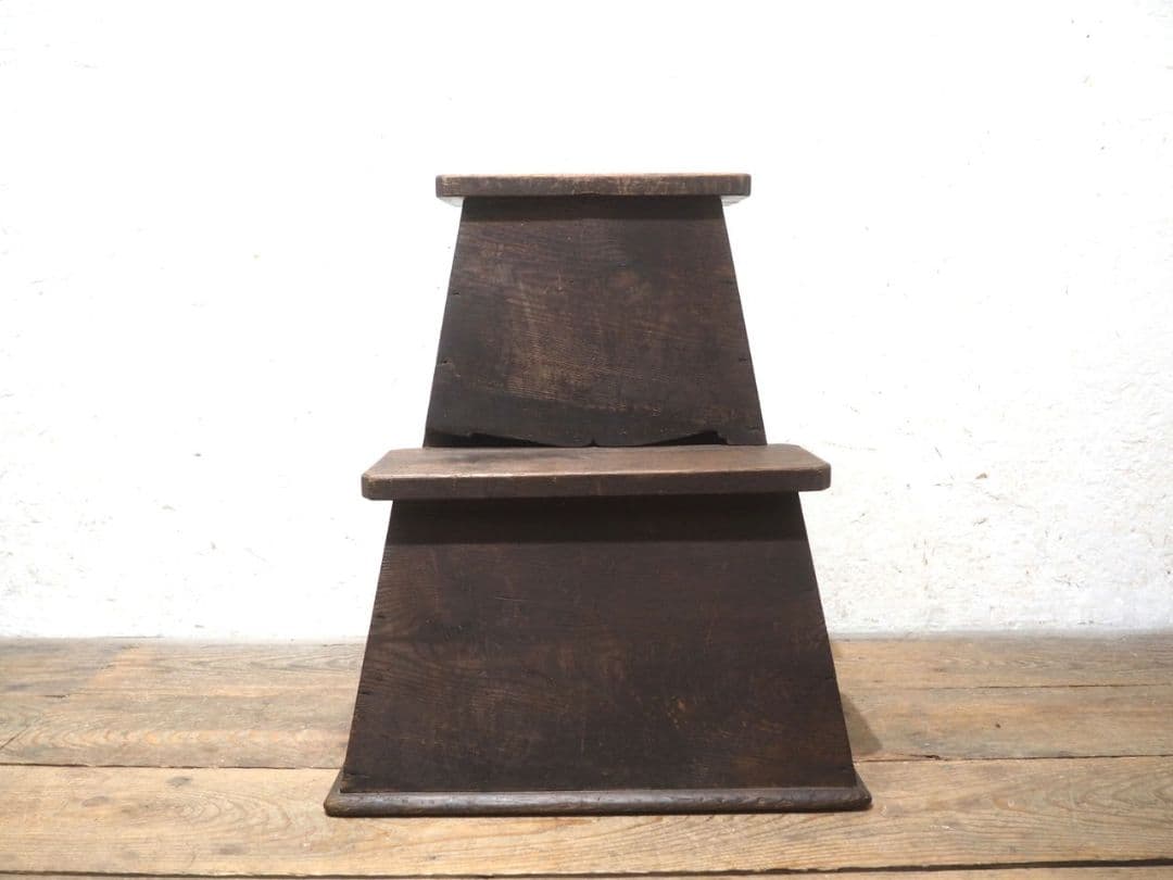 1435 ビンテージ レトロな踏み台　展示台　花台　ガーデン　古家具　古道具