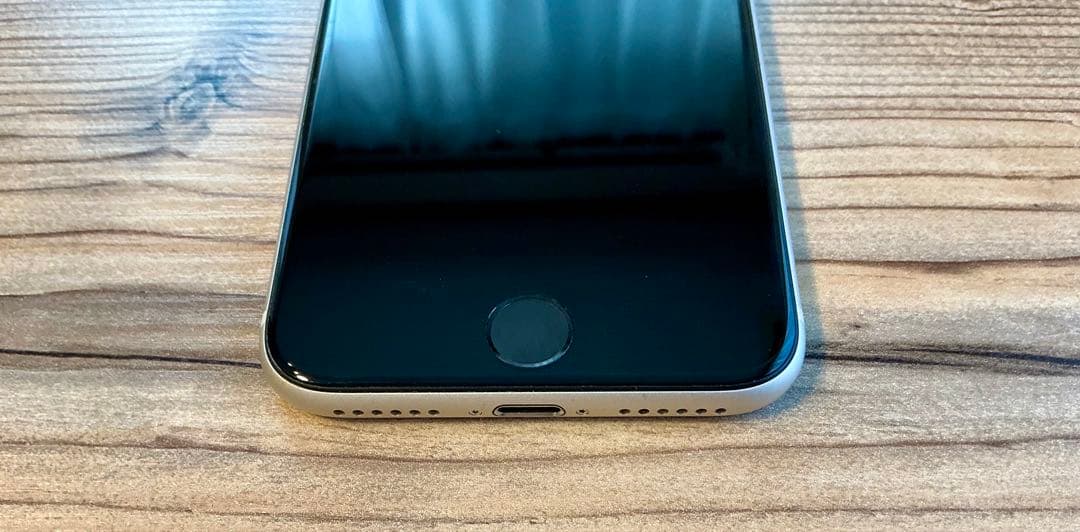 Apple iPhone SE第3世代 64GB 美品