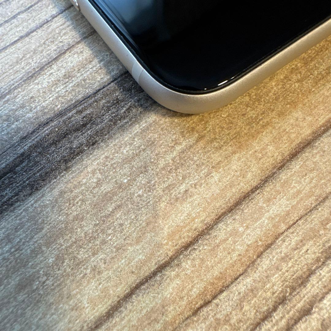 Apple iPhone SE第3世代 64GB 美品