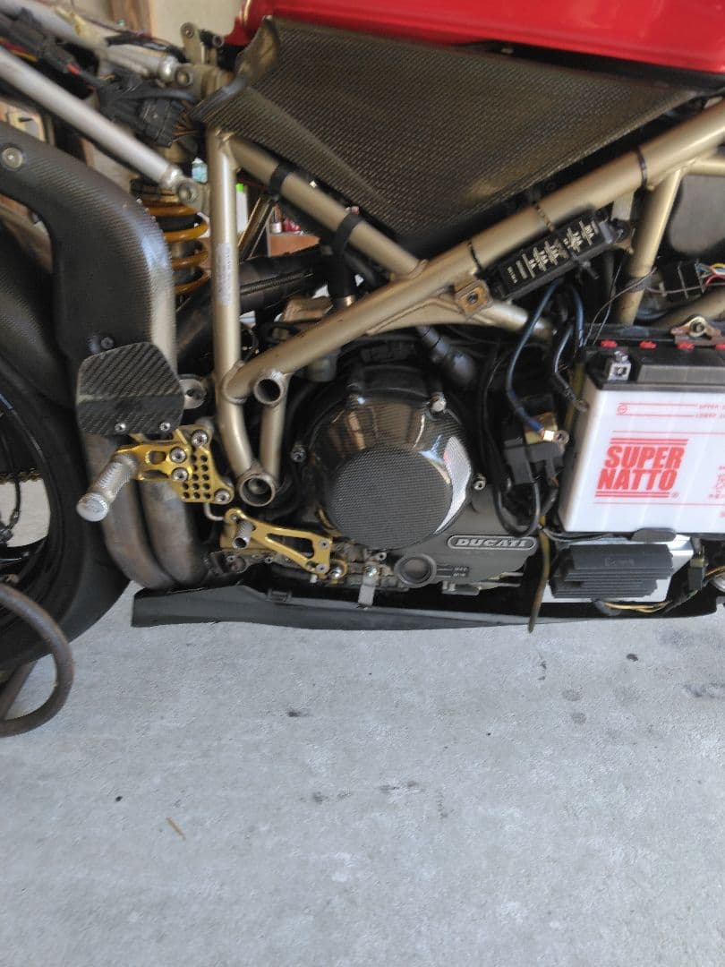 Ducati 916 スポーツバイク レッド