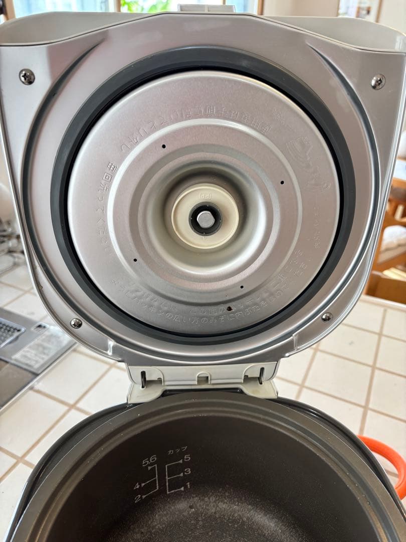 リンナイ　プロパンガス　炊飯器 ホワイト 保温・予約機能　ジャー