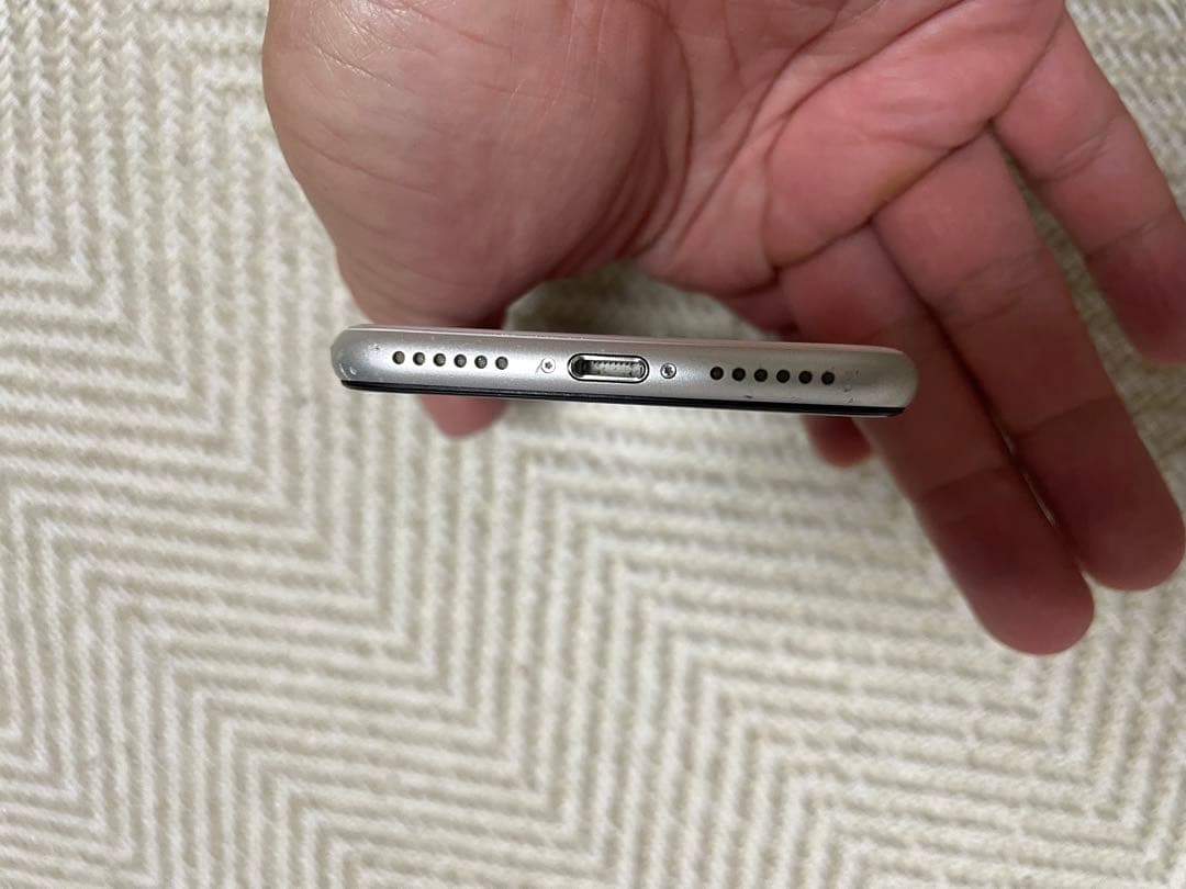Apple iPhone SE 64G 画面割れあり