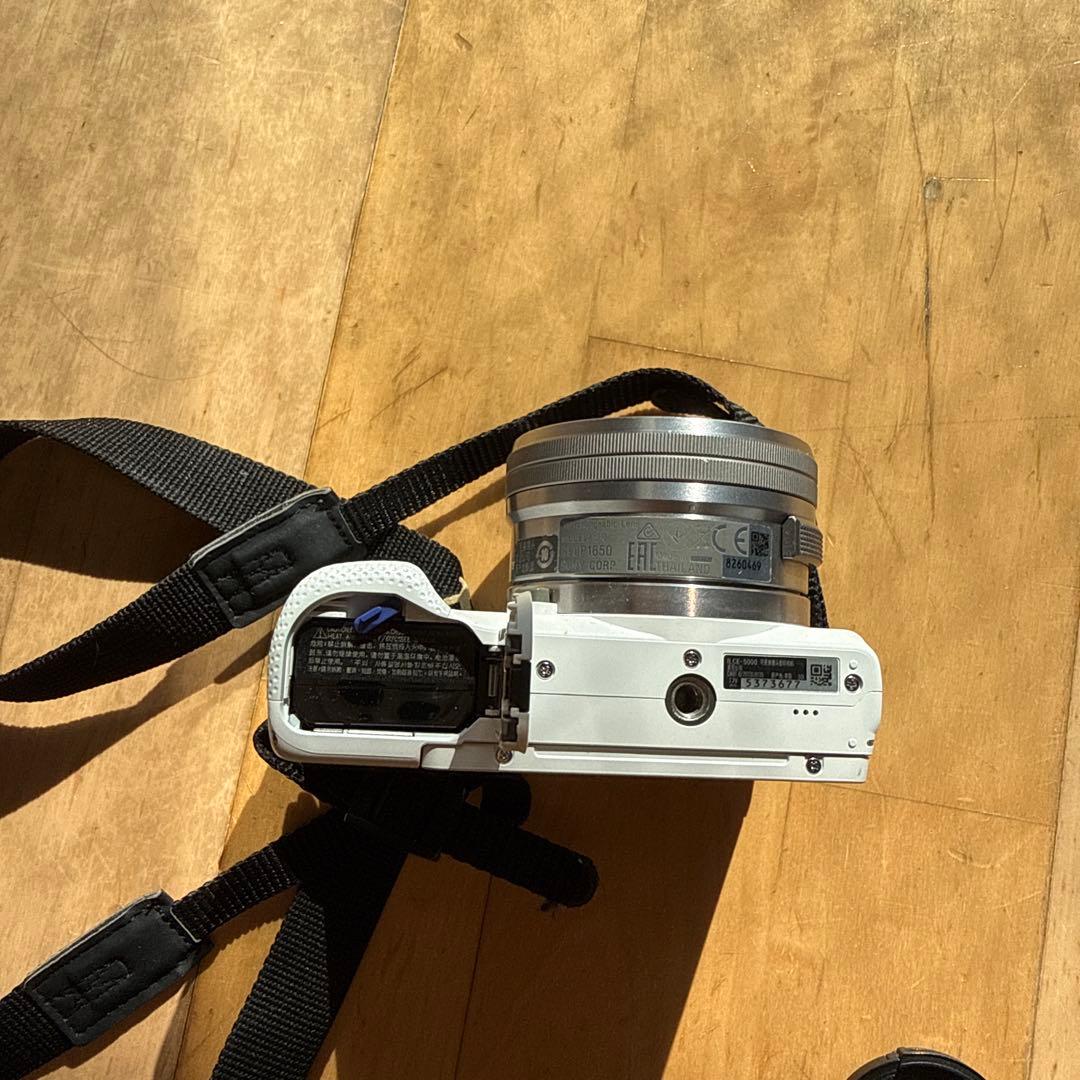 SONY α5000 ホワイト E 16-50mm