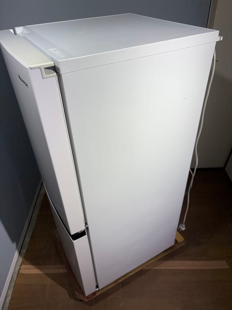 新生活応援！　送料込み　ハイセンス　２ドア冷蔵庫　134ℓ　HR-D1303