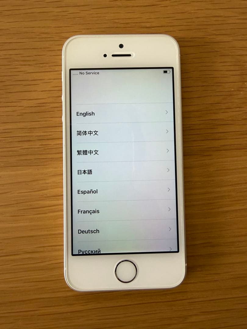 Apple iPhone SE シルバー