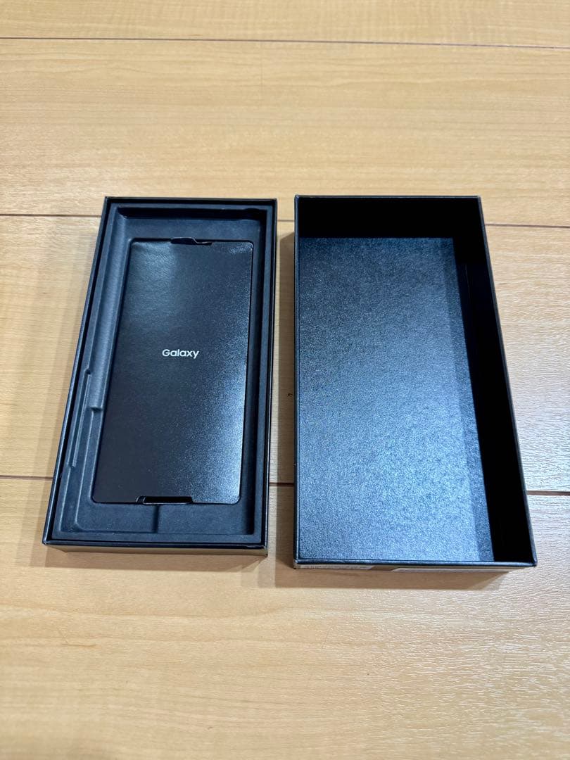 美品 Galaxy s22 ultra バーガンディdocomo版
