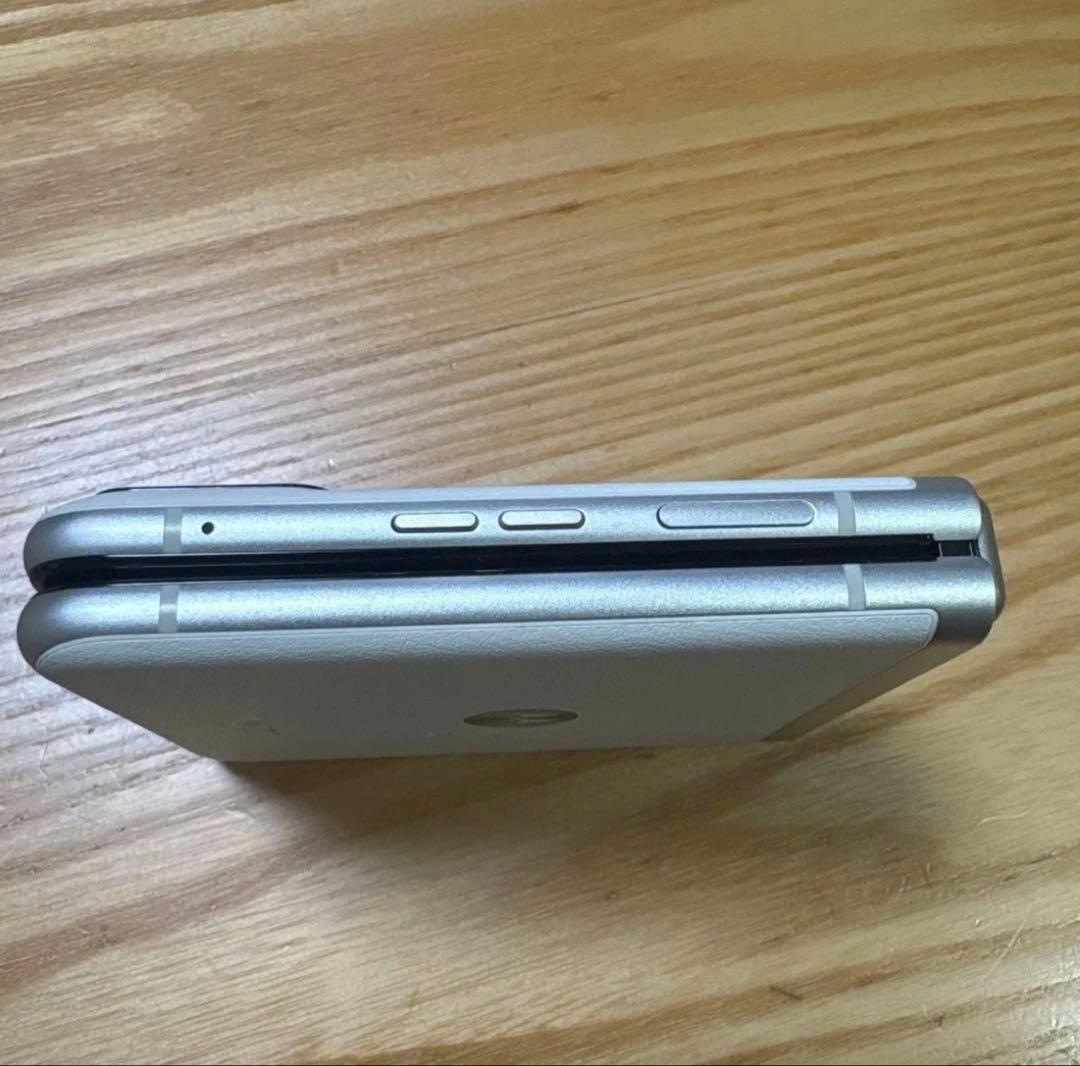 Motorola razr 40 本体
