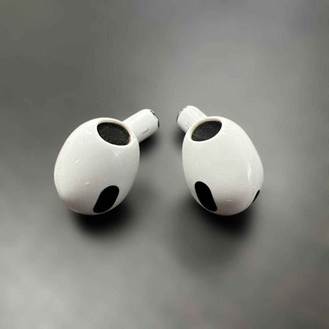 レ*イ様 【売り切り】Apple正規品　Airpods3 MagSafe対応