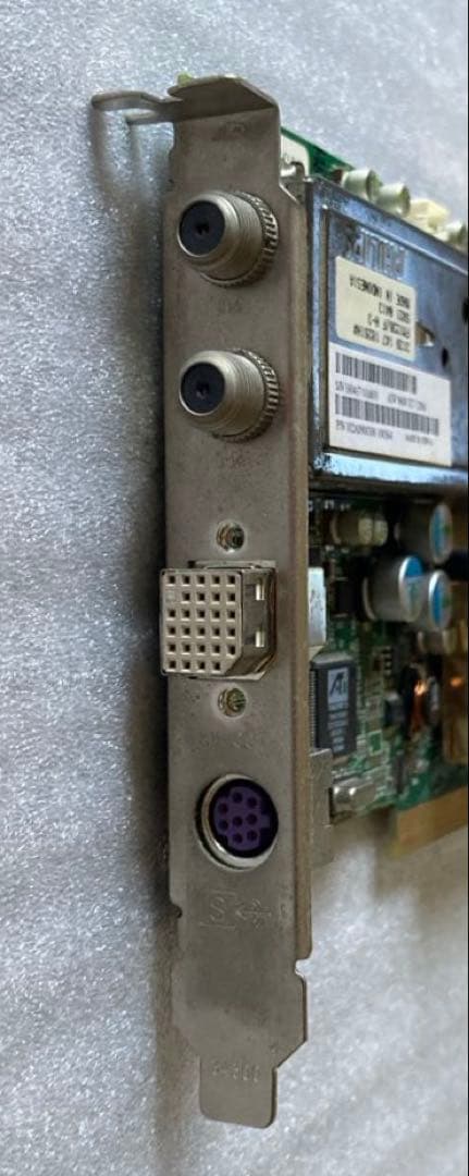 ジャンク 玄人志向 AIW96XT-A128 AGPビデオカード
