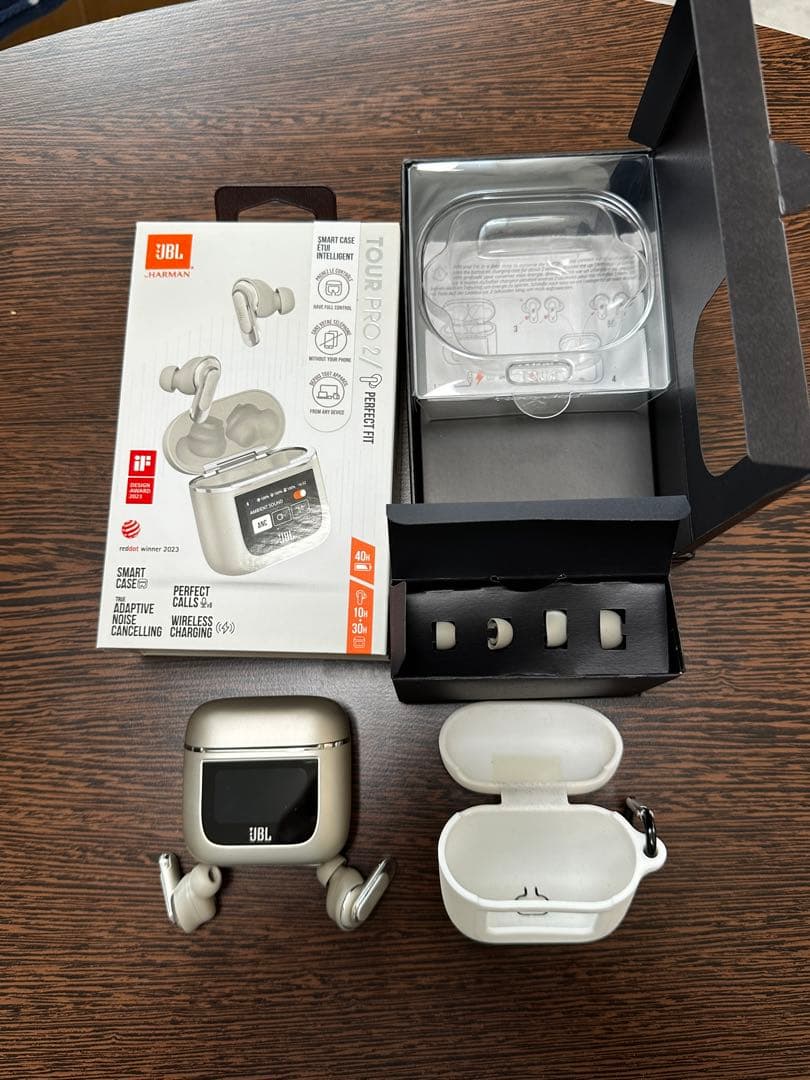 【中古品】jbl tour pro2 ワイヤレスイヤホン