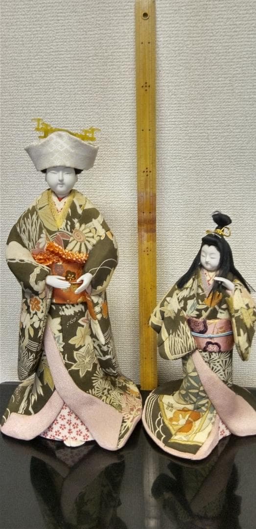 母の花嫁衣裳を着た市松人形　昭和レトロ・木目込み人形・古布・真多呂人形