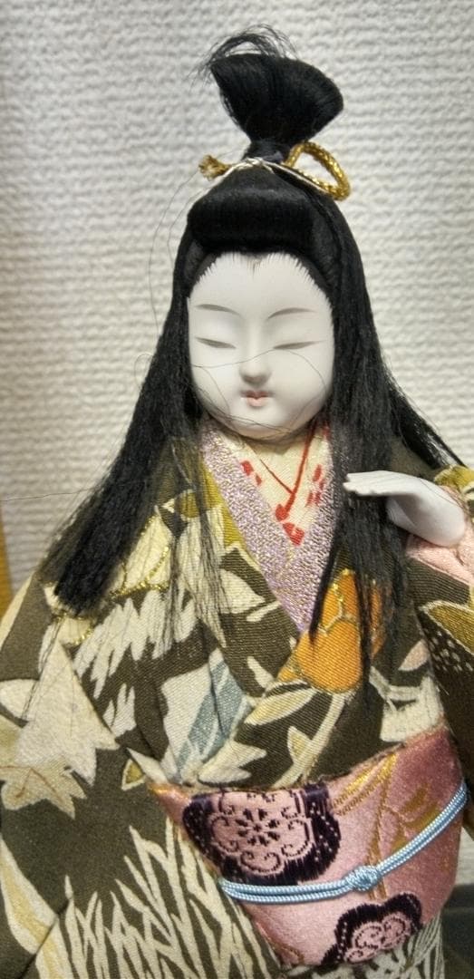 母の花嫁衣裳を着た市松人形　昭和レトロ・木目込み人形・古布・真多呂人形