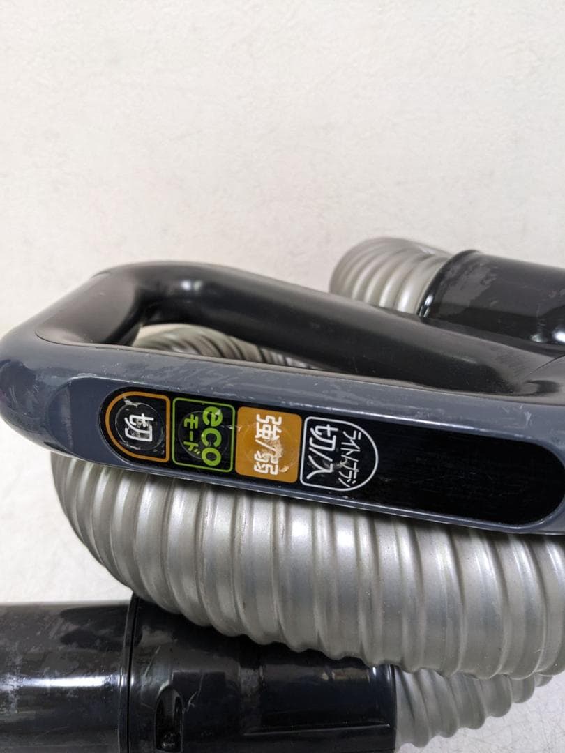 TOSHIBA VC-J2000 サイクロン式掃除機 2013年製 ヘッド無し