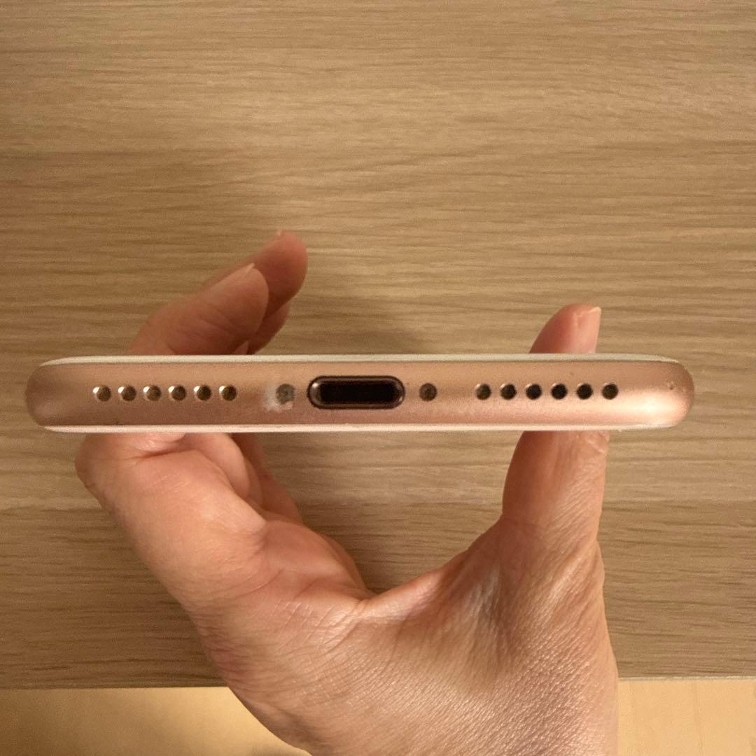 iPhone 8 ゴールド 薄型デザイン