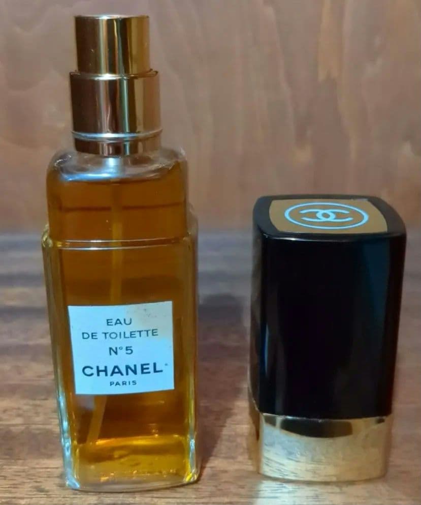 シャネル　オードトワレ　香水　No.5 CHANEL PARIS　100ml