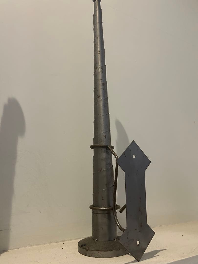 金属製螺旋オブジェ 高さ約65cm 2本